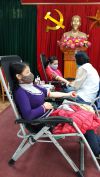 Giáo viên, nhân viên  trường THCS Yên Nghĩa hưởng ứng ngày hội hiến máu nhân đạo